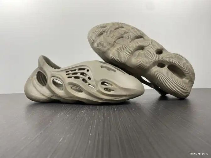 hype Yeezy GX4472 Stone Sage Adidas Foam RNNR 0512